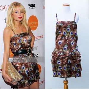 BILINGUAL peacock print dress. Brown